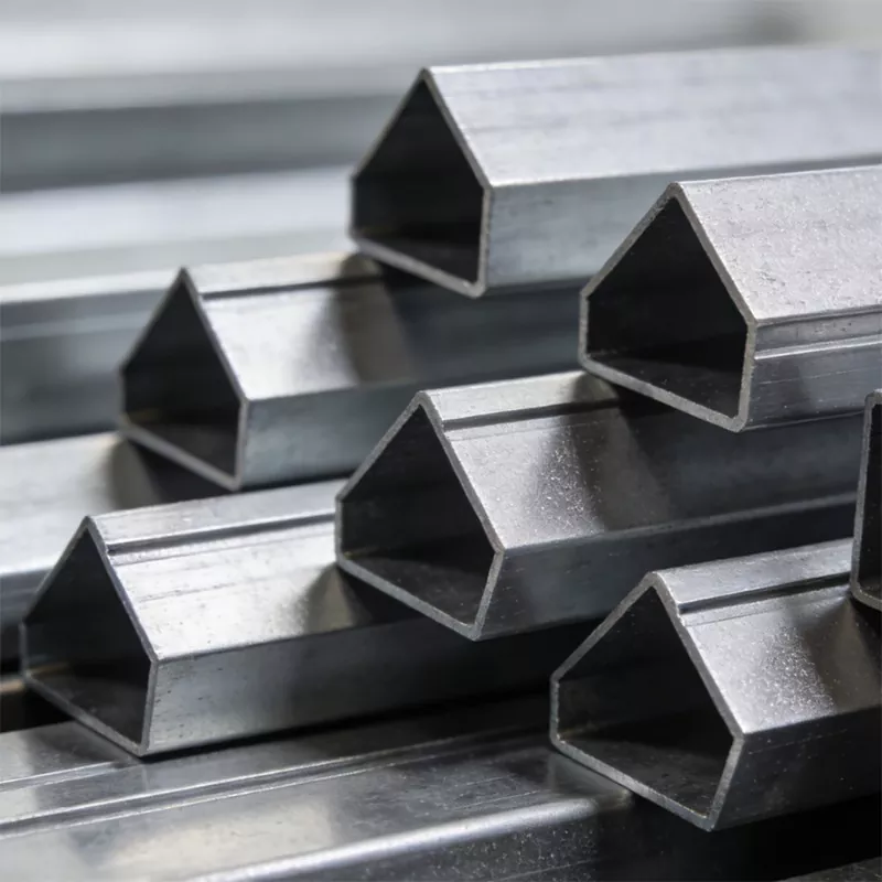 Keskin Köşeli Kare Boru